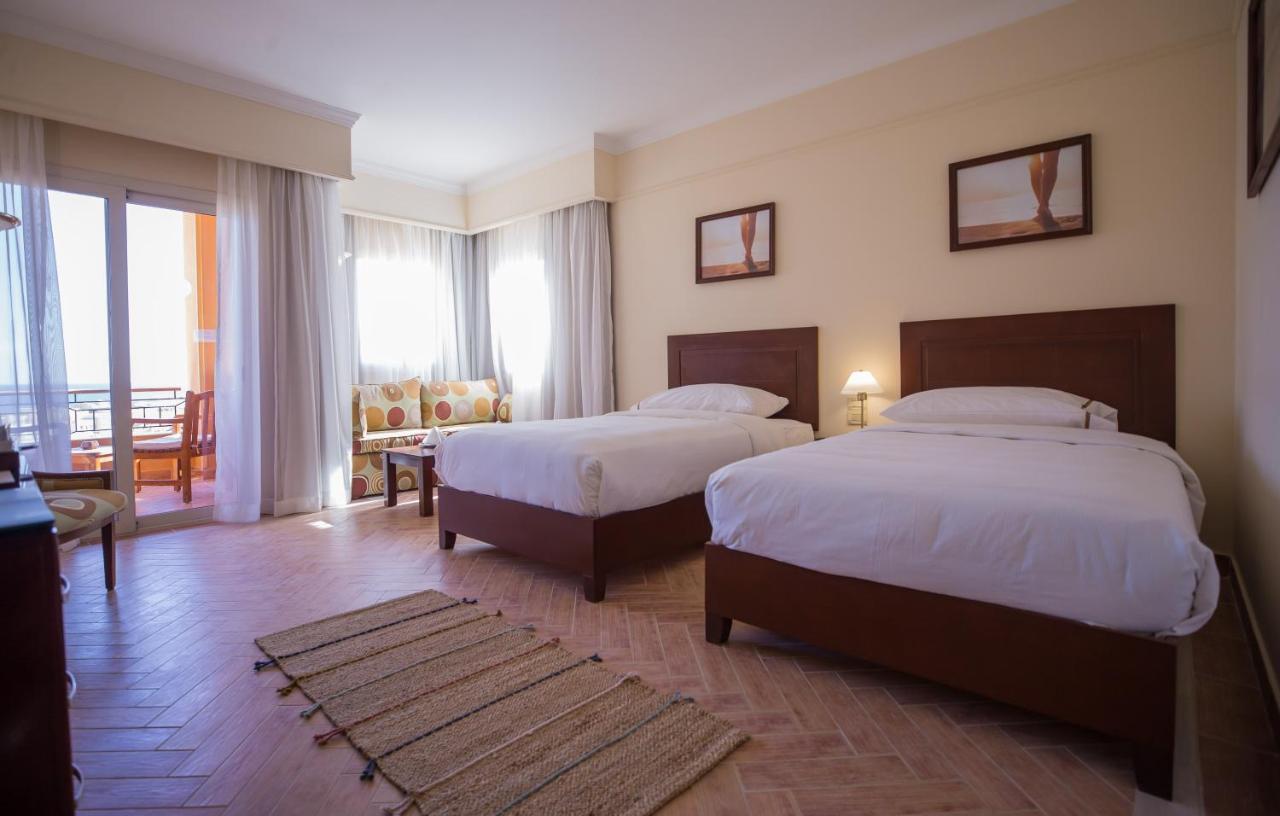 The Cascades Golf Resort, Spa & Thalasso Soma Bay Exterior photo A room at the hotel